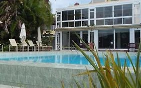 Lake Pleasant Hotel